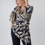 Asymetryczna tunika damska plus size w roślinny wzór z wiązaniem – modna bluzka dla puszystych kobiet 46-54