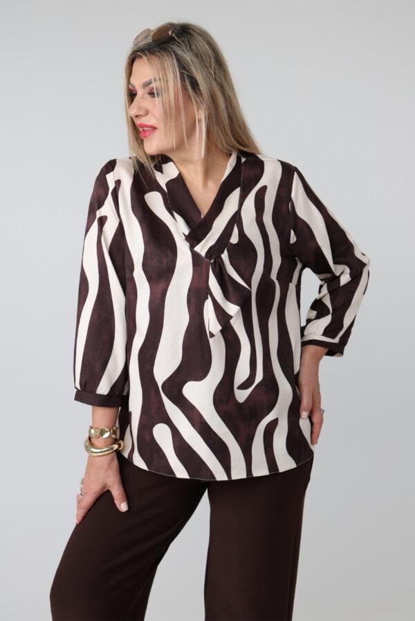 Wizytowa bluzka damska plus size z ozdobnym dekoltem w serek – elegancka bluzka XXL dla puszystych kobiet