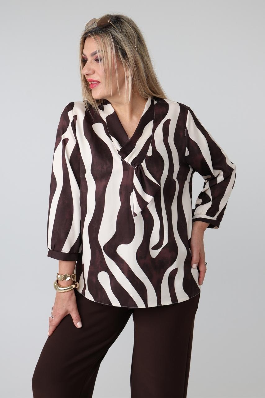 Wizytowa bluzka damska plus size z ozdobnym dekoltem w serek – elegancka bluzka XXL dla puszystych kobiet