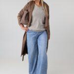 bluzka-damska-plus-size-sweterkowa-z-dekoltem-w-serek-bezowa (6)