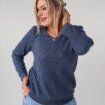 Prążkowany sweter damski plus size z dekoltem w serek, długim rękawem i ozdobną aplikacją – sweter XXL dla puszystych 44-52