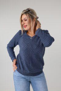 Prążkowany sweter damski plus size z dekoltem w serek, długim rękawem i ozdobną aplikacją – sweter XXL dla puszystych 44-52