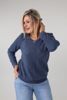 Prążkowany sweter damski plus size z dekoltem w serek, długim rękawem i ozdobną aplikacją – sweter XXL dla puszystych 44-52