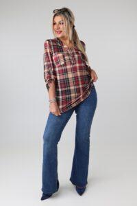 Elegancka bluzka damska plus size w kratę z ozdobnymi guzikami i rękawami – bluzka koszulowa XXL dla puszystych kobiet 44-50