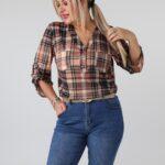 damska-bluzka-elegancka-plus-size-w-krate-z-guzikami-brazowo-bezowa (6)