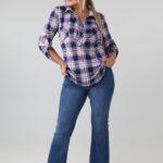Bluzka damska plus size koszulowa w kratę z zamkiem przy dekolcie, kołnierzykiem i podpinanymi rękawami – elegancka bluzka XXL dla puszystych 42-50