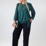 elegancka-bluzka-damska-plus-size-z-polyskiem-i-wiazaniem-butelkowa-zielen (5)