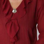 elegancka-bluzka-damska-plus-size-z-zabotem-plisowana-bordowa (3)