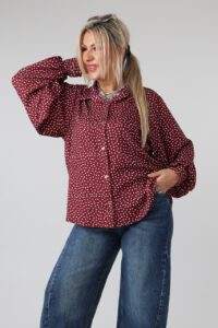 Elegancka koszula damska plus size z długim rękawem, kołnierzykiem, guzikami i dłuższym tyłem – luźna koszula XXL dla puszystych 44-52