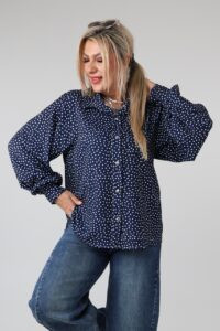 Elegancka koszula damska plus size z długim rękawem, kołnierzykiem, guzikami i dłuższym tyłem – luźna koszula XXL dla puszystych 44-52