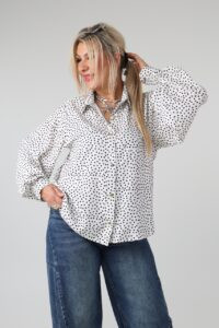 Elegancka koszula damska plus size z długim rękawem, kołnierzykiem, guzikami i dłuższym tyłem – luźna koszula XXL dla puszystych 44-52