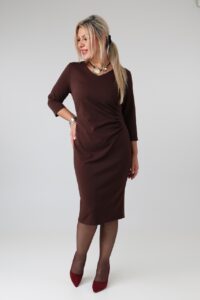 Elegancka sukienka ołówkowa damska plus size z marszczeniem w talii, dekoltem w serek i rękawem 3/4 – sukienka wizytowa XXL dla puszystych 42-52