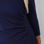 elegancka-sukienka-olowkowa-plus-size-z-marszczeniem-granatowa (3)