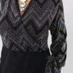 elegancka-sukienka-plus-size-z-blyszczaca-gora-czarno-srebrna (3)