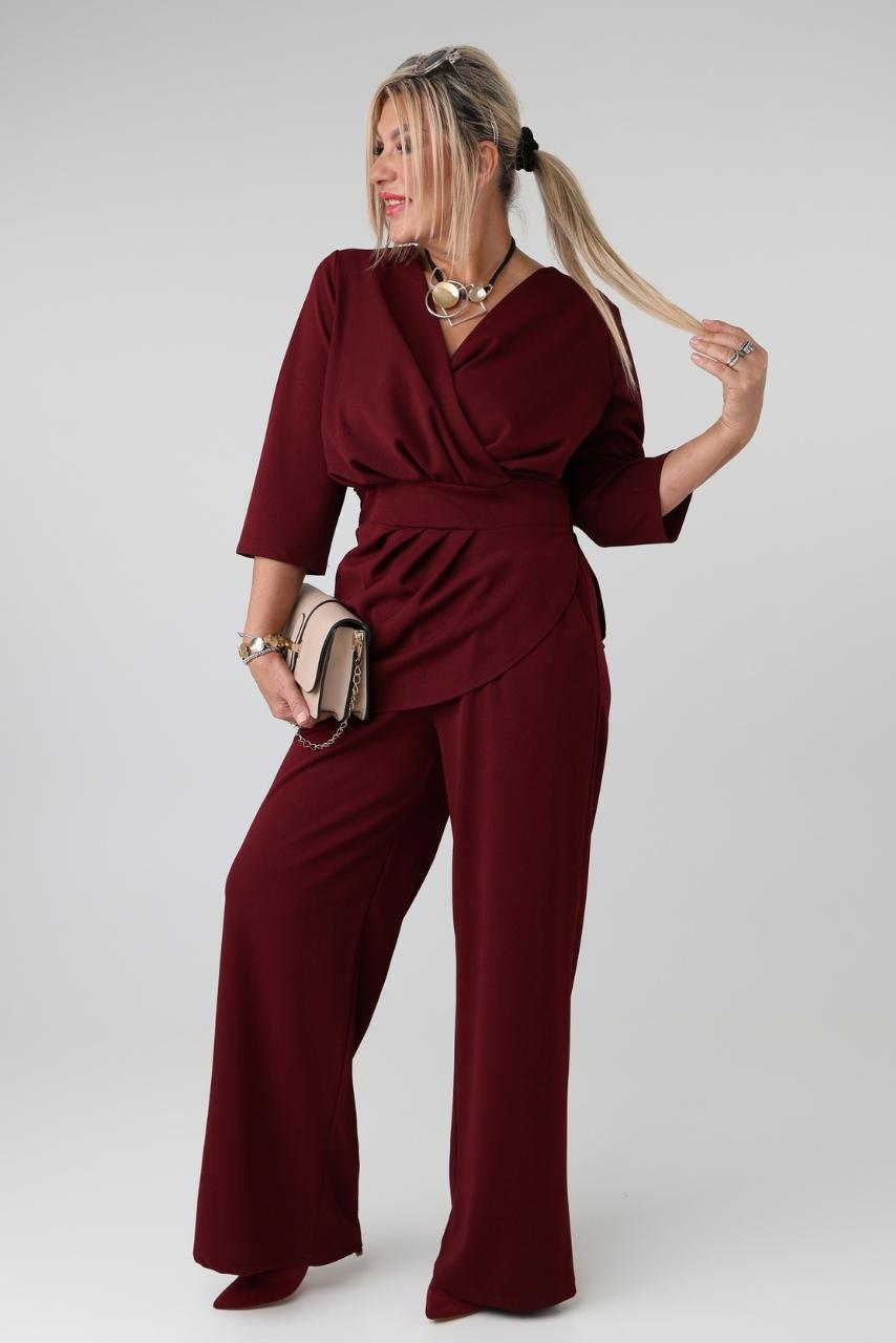 Elegancki komplet damski plus size z baskinką, kopertową bluzką i szerokimi spodniami – komplet wizytowy XXL dla puszystych 44-54