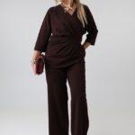 elegancki-komplet-damski-plus-size-z-baskinka-i-szerokimi-spodniami-czekoladowy (6)