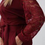 elegancki-komplet-damski-plus-size-z-koronkowymi-rekawami-bordowy (3)