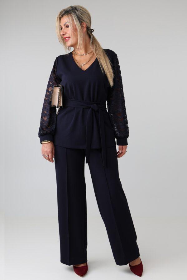 Elegancki komplet damski plus size ze spodniami, wiązaną bluzką i koronkowymi rękawami – komplet wizytowy XXL dla puszystych 44-52